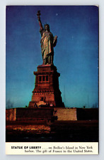c1939 Postcard New York NY Statue of Liberty Macy Color Views picture