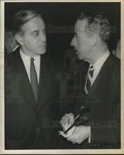 1966 Press Photo Frank O'Connor talks with unidentified man - tua17915 picture