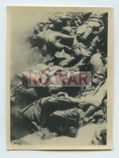 WWII ORIGINAL WAR PHOTO KIA/DEAD GERMAN SOLDIERS AFTER BATTLE picture