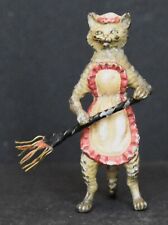 Vienna Bronze, Fritz Bermann, Cat wearing an apron holding a broom, hand painted picture