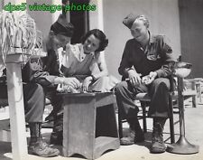 WW2  ITALY- American Red Cross - Playing Checkers --Vintage Press Photo 8x10 B&W picture
