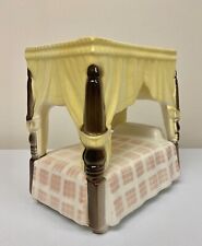 SHAWNEE POTTERY POSTER BED PLANTER YELLOW DRAPERY PINK CHECKER BED SPREAD NICE picture