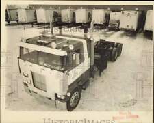 1982 Press Photo Trucks at Alaska Lynden Transport - lrb43512 picture