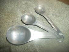 Set Of 3 Vintage Aluminum Measuring Spoons - Raised Measurements  picture