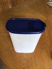 Tupperware Storage Container  1615 With Lid.  12 1/4 Cups Vintage With Pour Lid picture