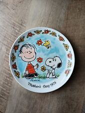  1976 The Peanuts Family Collector Series Plate, Snoopy Charles Schultz picture