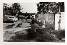 1982 Miami Florida Palmetto 122 St Refugee Village Alley Vintage Press Photo picture