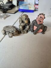 3 Tiny Statues  picture