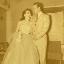 P2 Photo Pretty Woman BIG MOUTH Agape Surprised Screams Couple 1953 picture