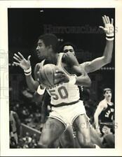1984 Press Photo Rockets' Ralph Sampson during basketball game at The Summit. picture