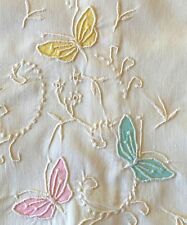 Vintage  Embroidered Fingertip Towels  UNUSED  - Butterflies - Collectible picture
