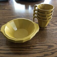 LADY ARNOLD Vtg 1960s 70s Plastic Bowls and Mugs Harvest Gold Set of 8 Picnic picture