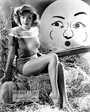 ACTRESS JANE GREER PIN UP - 8X10 HALLOWEEN-THEMED PUBLICITY PHOTO (OP-928) picture