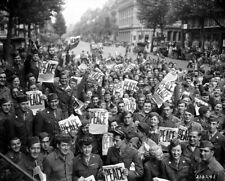 Allied celebrations on Victory in Europe Day 8x10 WWII V-E Day WW2 Photo 770a picture