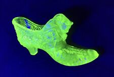 Boyd’s Art Glass’s Vaseline Cat Slipper Figurine #167 Millennium Surprise-Glows picture