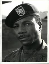 1989 Press Photo Tour of Duty with Carl Weathers - orp03894 picture