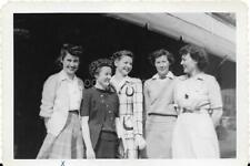 1940's WOMEN b + w FOUND PHOTO Snapshot PHOTOGRAPHY  D 99 11 J picture