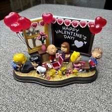 Danbury Mint Peanuts Light Up Holiday Collection Valentine's Day Be My Valentine picture