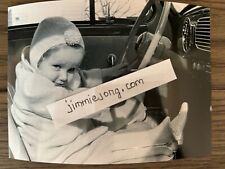 BLACK & WHITE PHOTO CUTE LITTLE GIRL AT THE WHEEL OF VOLKSWAGEN BUG 1950'S picture