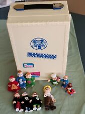 Vtg 1984 Alvin & The Chipmunks Road Show Trunk  Display Case & 10 Figurine 80's picture