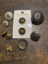 Estate Vintage Lot of Buttons & A Pin picture