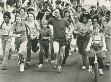 Michael Douglas In Running  Film Star Kids Children A0628 A06 Original  Photo picture