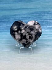 49G 100%Natural Black Flower Agate Small Heart Shaped Crystal Reiki Quartz+Stand picture