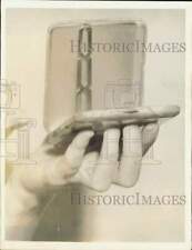 1935 Press Photo Cigarette case that led to arrest of Weyerhaeuser kidnappers picture