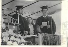 1971 Press Photo Johnny Cash gets honorary doctor degree at Gardner-Webb College picture