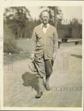 1932 Press Photo Doctor E.G. Tappey strolls in Augusta Country Club Golf Course picture