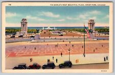 WORLD'S MOST BEAUTIFUL PLAZA GRANT PARK CHICAGO ILLINOIS VINTAGE POSTCARD 1920'S picture