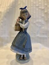 LLADRO #1416  FROM  MY GARDEN Girl holding Flowers Hand made in Spain 1993 picture