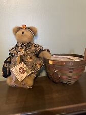 Longaberger 2007 Bee Basket w/ Protector picture