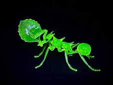 Uranium Glass Vaseline Glass Leaf Cutter Ant 🔥 🔥 🐜 🐜 picture