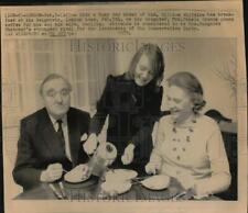 1975 Press Photo William Whitelaw has breakfast with family at their London home picture