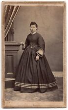 ANTIQUE CDV CIRCA 1860s H.D. KELLER GORGOEUS YOUNG LADY IN DRESS WAPELLO IOWA picture