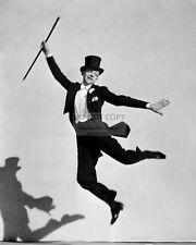 FRED ASTAIRE LEGENDARY ACTOR AND DANCER - 8X10 PUBLICITY PHOTO (CC799) picture