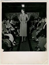 The Janine Chokier Model. Jacques Heim. Fashion. Fashion. Cyril Collard. 1946. picture