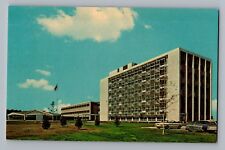 Pontiac Michigan MI Oakland County Courthouse Cars US Flag Postcard 1960s picture