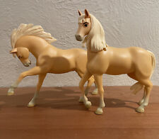 DreamWorks Spirit Horse Lot of 2 7” Horses Just Play 2017 picture