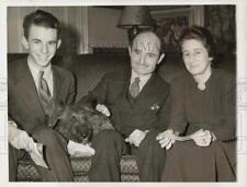 1940 Press Photo Judge Francis Biddle and family in their Germantown, PA home. picture