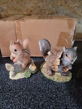 HOMCO Figurines:Squirrel w/ Snail # 1487. Materpiece Squirrel Inside a Tree 1986 picture