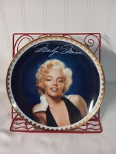 MARILYN MONROE THE GOLD COLLECTION GRACEFUL BEAUTY PLATE # 752A picture