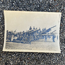1918 Press Photo English Soldiers Display German Guns Captured- World War I picture