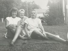 IB Photograph 3 Ugly Ladies Cute Group Of Women 1940's Legs picture