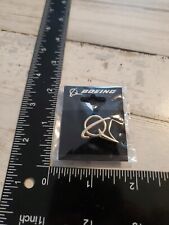 New BOEING SYMBOL NICE GOLD TONE BOEING SYMBOL LAPEL PIN aviation mb picture