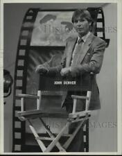 1985 Press Photo John Denver hosts America Censored, on CBS. - mjp10903 picture