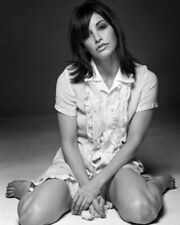 Gina Gershon B&W 8x10 Photo #10 picture
