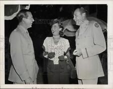 1945 Press Photo Lt. Col. Ben Lyon, Maj. William Howard, Dorothy Lamour, CA picture