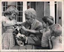 1958 Press Photo Bob Keeshan with kids on 